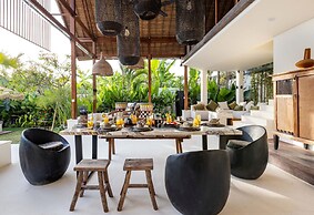 Villa Chempaka by Alfred in Bali - New Luxe Tropical 4BR Dream Villa i