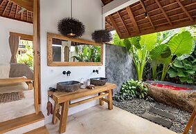 Villa Chempaka by Alfred in Bali - New Luxe Tropical 4BR Dream Villa i