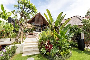 Villa Chempaka by Alfred in Bali - New Luxe Tropical 4BR Dream Villa i