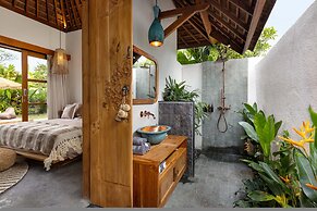 Villa Chempaka by Alfred in Bali - New Luxe Tropical 4BR Dream Villa i