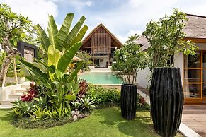 Villa Chempaka by Alfred in Bali - New Luxe Tropical 4BR Dream Villa i