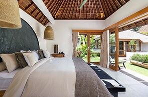 Villa Chempaka by Alfred in Bali - New Luxe Tropical 4BR Dream Villa i
