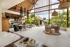 Villa Chempaka by Alfred in Bali - New Luxe Tropical 4BR Dream Villa i