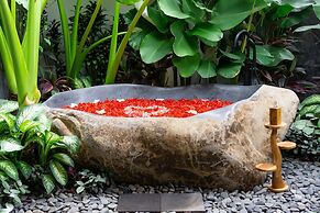 Villa Chempaka by Alfred in Bali - New Luxe Tropical 4BR Dream Villa i