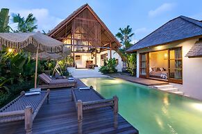 Villa Chempaka by Alfred in Bali - New Luxe Tropical 4BR Dream Villa i