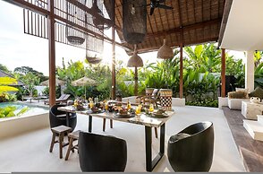 Villa Chempaka by Alfred in Bali - New Luxe Tropical 4BR Dream Villa i