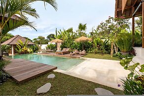 Villa Chempaka by Alfred in Bali - New Luxe Tropical 4BR Dream Villa i