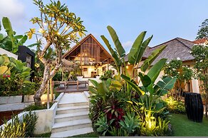 Villa Chempaka by Alfred in Bali - New Luxe Tropical 4BR Dream Villa i