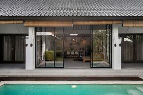 Villa Moju by Alfred in Bali - Tropical 3BR Escape w Private Pool Lush