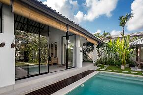 Villa Moju by Alfred in Bali - Tropical 3BR Escape w Private Pool Lush