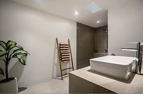 Villa Moju by Alfred in Bali - Tropical 3BR Escape w Private Pool Lush