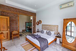 Villa Maje by Alfred in Bali - Tropical 3BD Villa w Pool Near Batu Bel