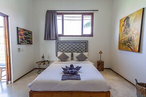 Villa Maje by Alfred in Bali - Tropical 3BD Villa w Pool Near Batu Bel