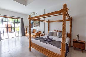 Villa Maje by Alfred in Bali - Tropical 3BD Villa w Pool Near Batu Bel