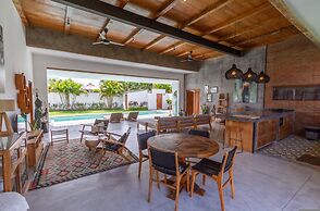 Villa Maje by Alfred in Bali - Tropical 3BD Villa w Pool Near Batu Bel