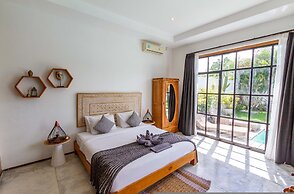 Villa Maje by Alfred in Bali - Tropical 3BD Villa w Pool Near Batu Bel