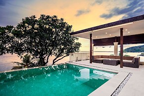 Villa Eden Roc by Alfred in Bali - Luxury Beachfront 3BR Villa With In