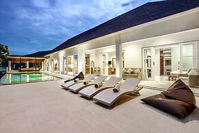 Villa Eden Roc by Alfred in Bali - Luxury Beachfront 3BR Villa With In