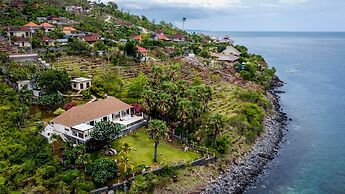 Villa Eden Roc by Alfred in Bali - Luxury Beachfront 3BR Villa With In