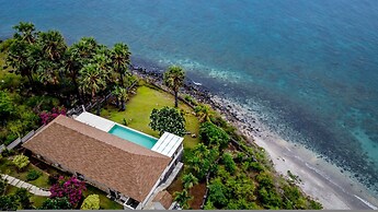 Villa Eden Roc by Alfred in Bali - Luxury Beachfront 3BR Villa With In