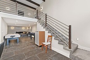 Unique 4br Into The Woods Fire Pit 4 Bedroom Home