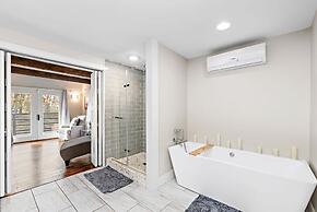 Unique 4br Into The Woods Fire Pit 4 Bedroom Home