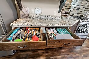 Unique 4br Into The Woods Fire Pit 4 Bedroom Home