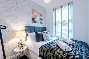 Spacious Bed Rest Stay in Salford City