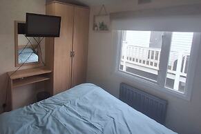 3-bed Caravan, Sleeps 8, Pool & Beach