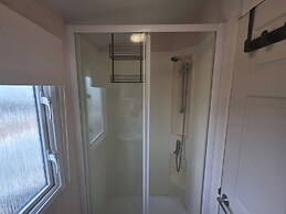 3-bed Caravan, Sleeps 8, Pool & Beach