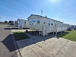 3-bed Caravan, Sleeps 8, Pool & Beach