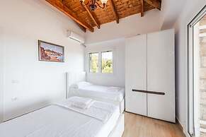 Siar The Large Villa