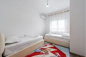 Hometown Apartment in Gjirokaster