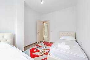 Hometown Apartment in Gjirokaster