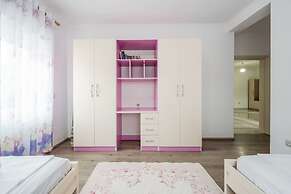 Hometown Apartment in Gjirokaster