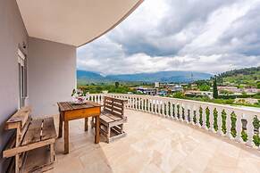 Hometown Apartment in Gjirokaster