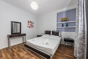 Aqua Vista Apartment