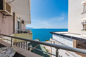 Aqua Vista Apartment