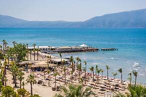 Naos Beach Apartment