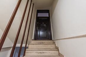 The Old-clock Apartment