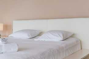 Exclusive Lake Villa