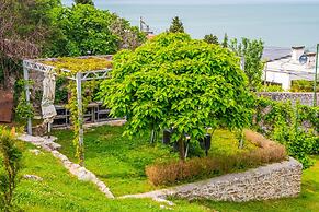 Exclusive Lake Villa