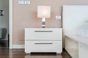 Exclusive Lake Villa