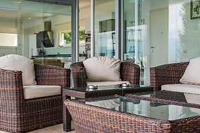 Exclusive Lake Villa