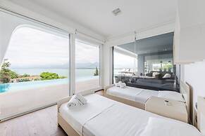 Exclusive Lake Villa