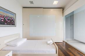 Exclusive Lake Villa