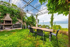 Exclusive Lake Villa