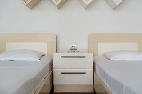 Exclusive Lake Villa