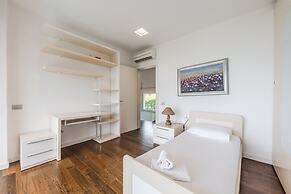 Exclusive Lake Villa