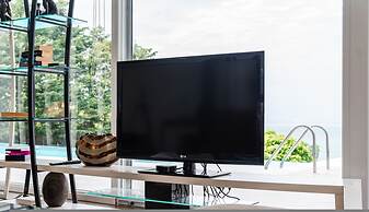 Exclusive Lake Villa